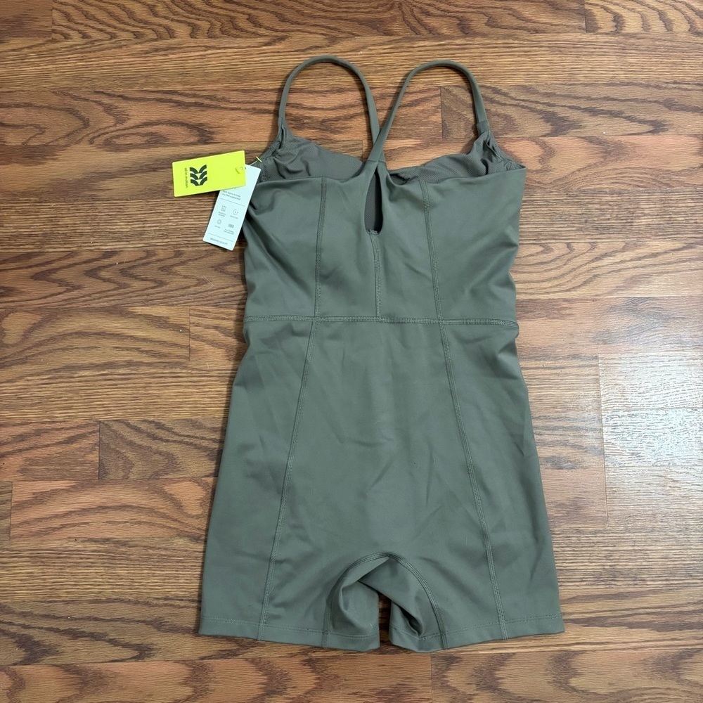 All In Motion short bodysuit - Picture 4 of 4